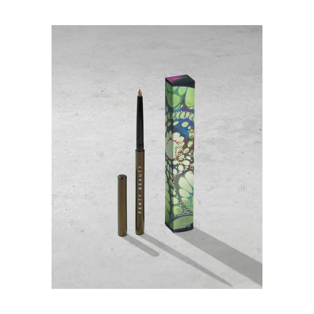 Chrome Catch'r Shade-Shifting Gel Eyeliner