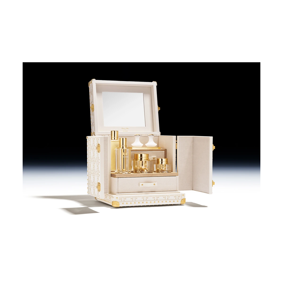 The L’Or de Vie Trunk by the Dior Couture Ateliers